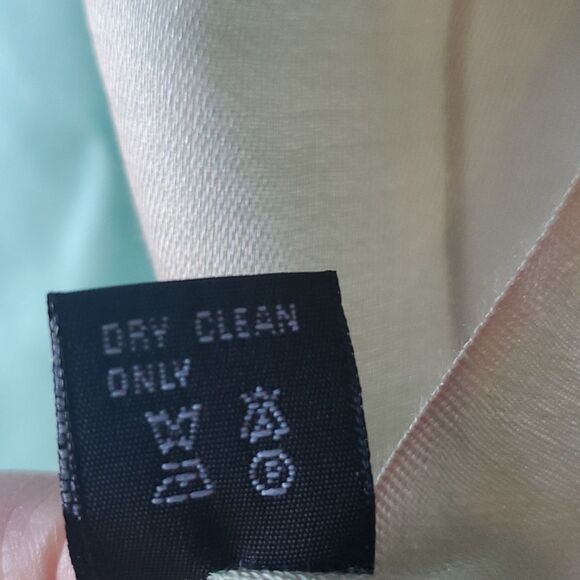 NWOT ITALIAN SILK ELEGANT OMBRE COLORBLOCK SHAWL WRAP SCARF AQUA CREAM - Picture 7 of 12